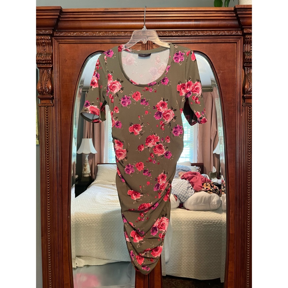 Floral maternity dress